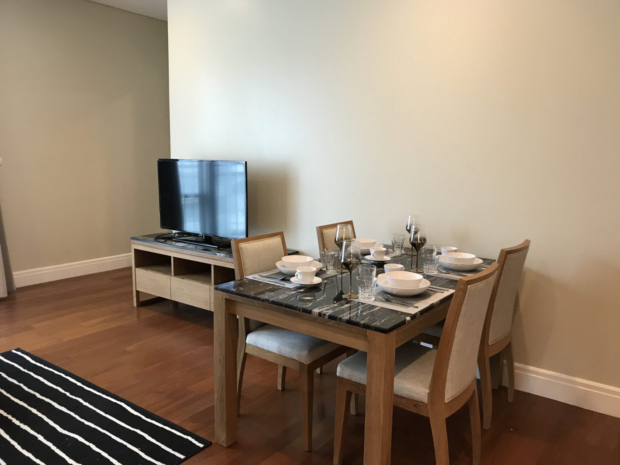 ปล่อยเช่า! Bright Sukhumvit 24 ในราคาเพียง 75,000บาท/เดือน 2 ห้องนอน 2 ห้องน้ำ 96ตรม. ห้องใหญ่อยู่สบาย ใกล้ BTS พร้อมพงษ์ เฟอร์นิเจอร์ครบพร้อมเข้าอยู่