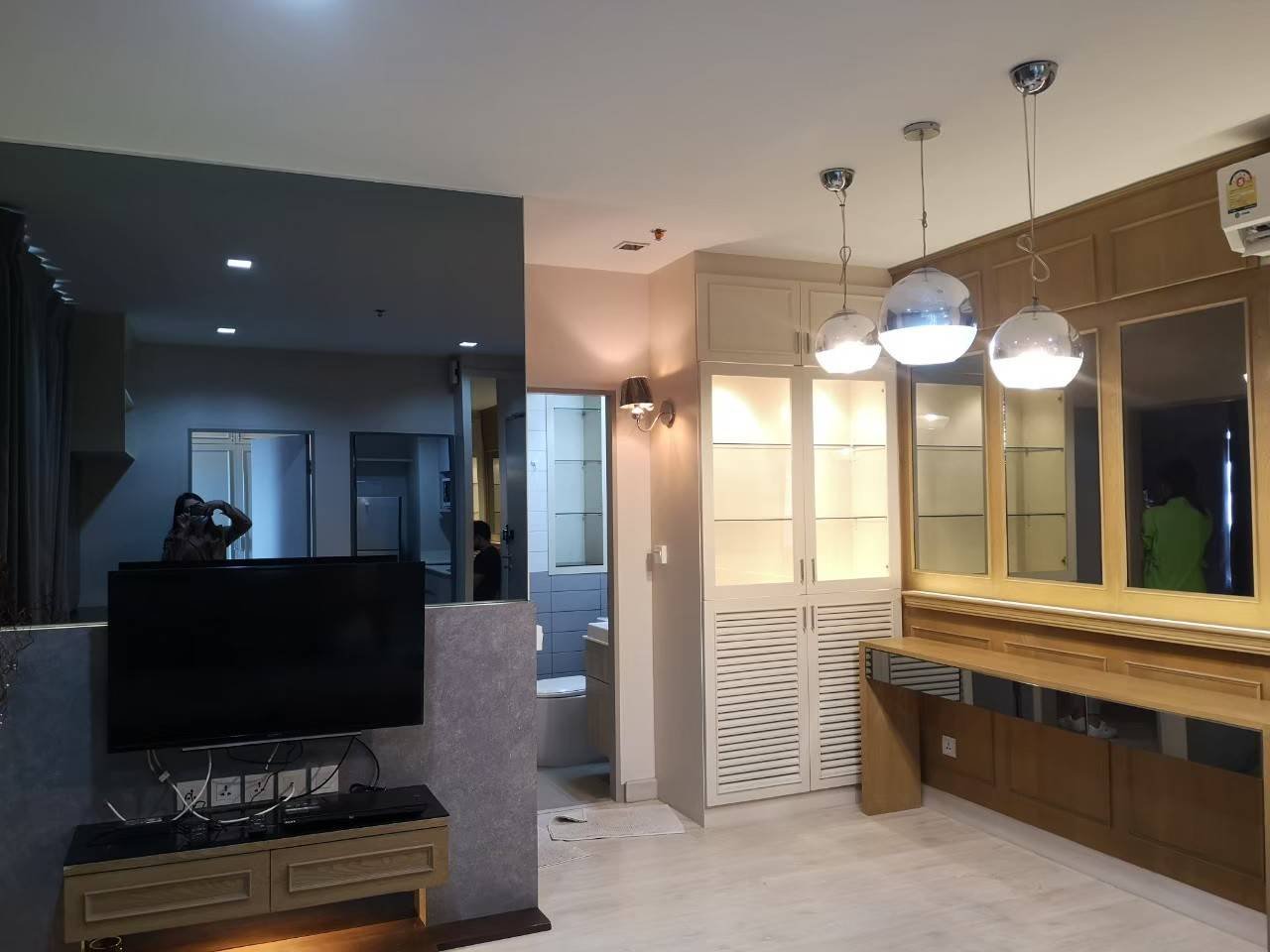 ขาย/ให้เช่า ไอดีโอ โมบิ สุขุมวิท ตึก B ห้องมุม 2 นอน 1 น้ำ ราคาถูก