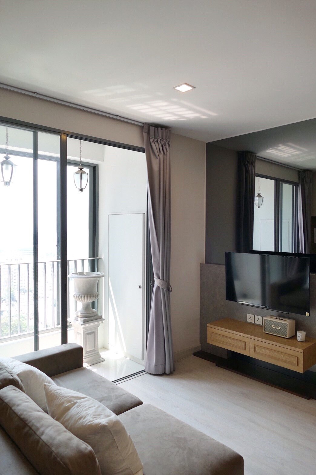 Cheap condo for sale/rent, bangkok Sukhumvit Attach bts Onnut corner 2 Bed 1 Bath