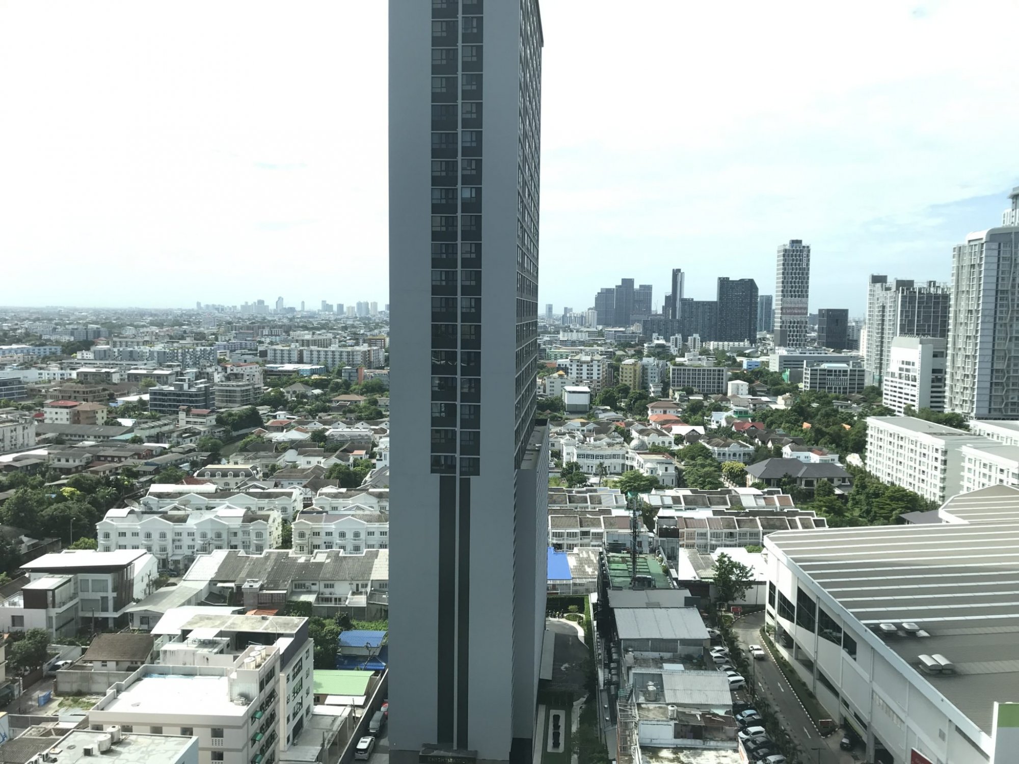 ปล่อยเช่า! Blocs Sukhumvit 77 ในราคาเพียง 15,000บาท/เดือน 1 ห้องนอน 1 ห้องน้ำ 45ตรม. ใกล้ BTS อ่อนนุช เฟอร์นิเจอร์ครบพร้อมเข้าอยู่ PROP000675