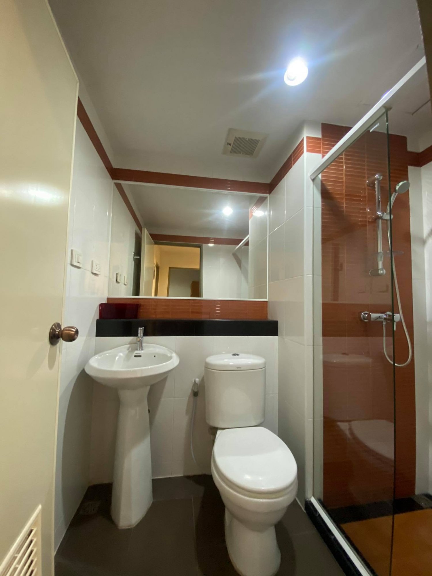 ขายคอนโด รีเจ้นท์โฮม 7/1 (บางนา) พื้นที่ 64 ตร.ม 2 นอน ใกล้ BTS สถานีอุดมสุข