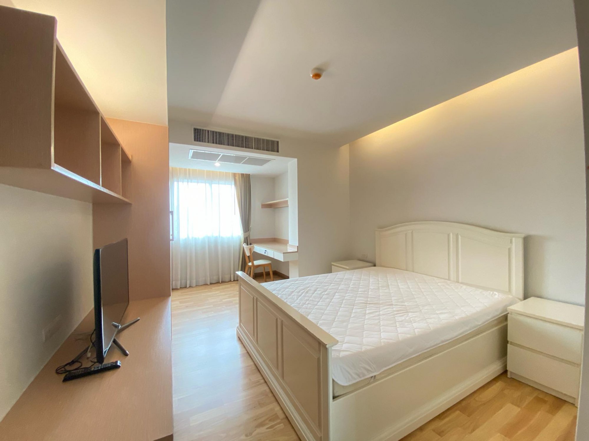 Condo for rent, Residence 52, area 99 sq.m., type 3 bedrooms, 3 bathrooms, near BTS On Nut.