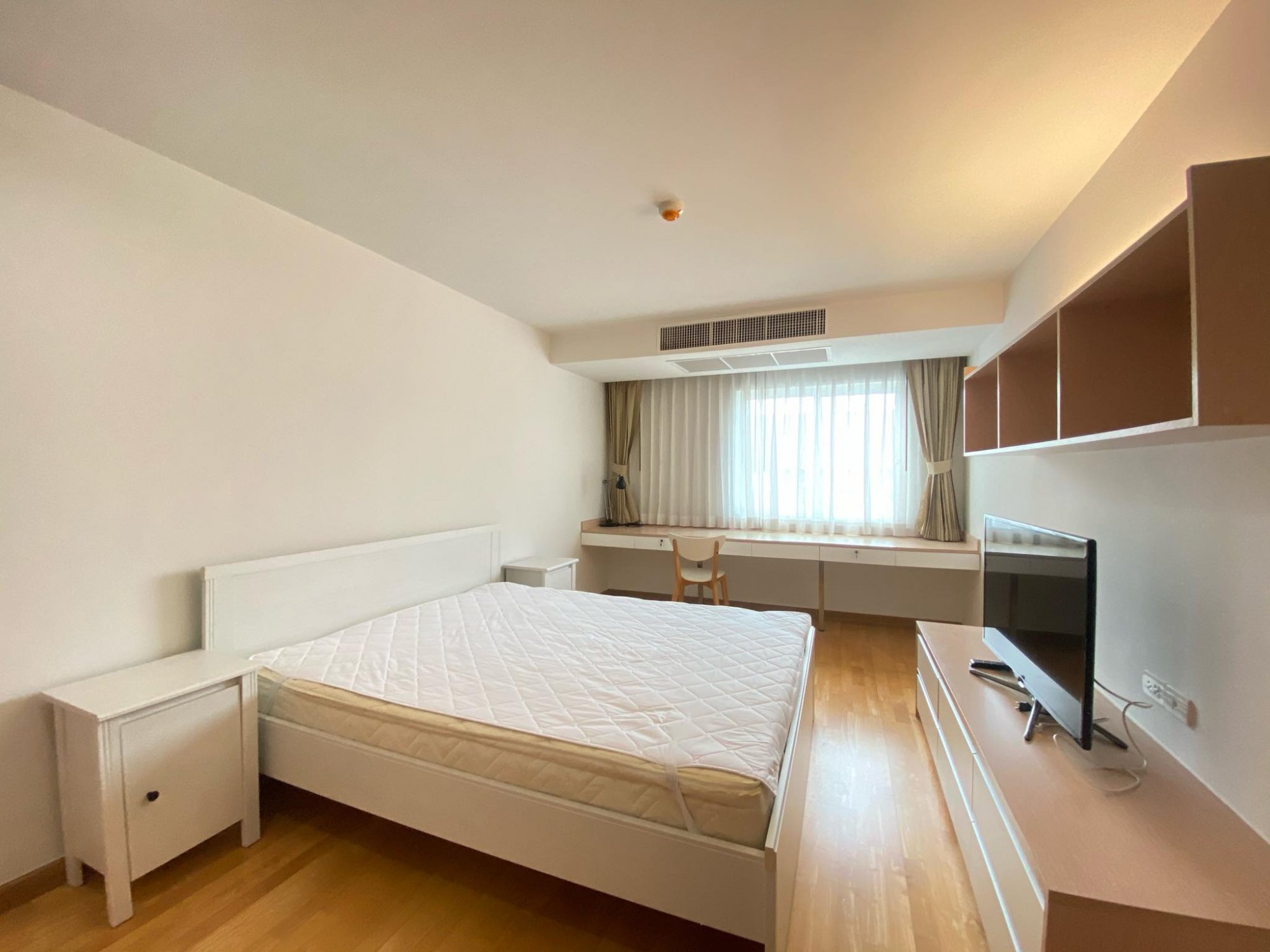 Condo for rent, Residence 52, area 99 sq.m., type 3 bedrooms, 3 bathrooms, near BTS On Nut.