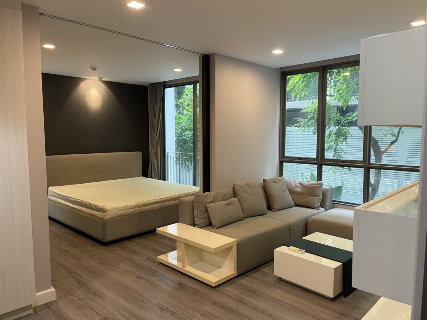ขายขาดทุน ขาย The Room Sukhumvit 40 1 ห้องนอน ราคาถูก ใกล้ BTS เอกมัย ขนาด 43 ตร.ม. ชั้น 2 1ห้องนอน 1 ห้องนั่งเล่น ห้องครัวแยก ห้องไม่เคยปล่อยเช่า