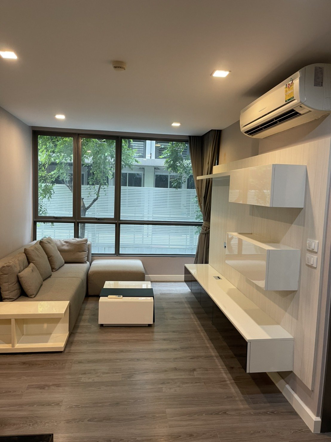 ขายขาดทุน ขาย The Room Sukhumvit 40 1 ห้องนอน ราคาถูก ใกล้ BTS เอกมัย ขนาด 43 ตร.ม. ชั้น 2 1ห้องนอน 1 ห้องนั่งเล่น ห้องครัวแยก ห้องไม่เคยปล่อยเช่า