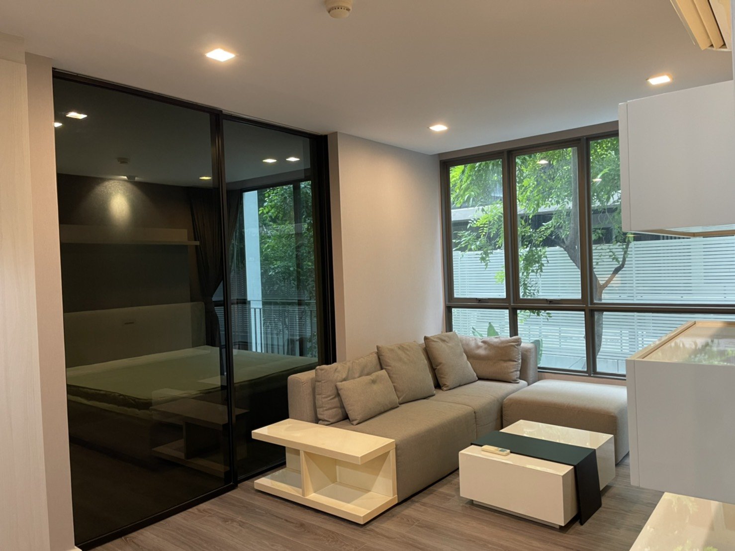 ขายขาดทุน ขาย The Room Sukhumvit 40 1 ห้องนอน ราคาถูก ใกล้ BTS เอกมัย ขนาด 43 ตร.ม. ชั้น 2 1ห้องนอน 1 ห้องนั่งเล่น ห้องครัวแยก ห้องไม่เคยปล่อยเช่า