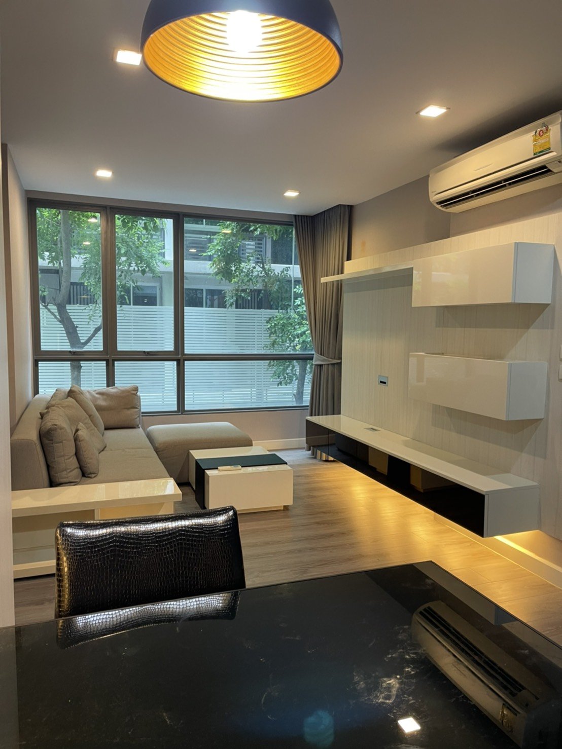 ขายขาดทุน ขาย The Room Sukhumvit 40 1 ห้องนอน ราคาถูก ใกล้ BTS เอกมัย ขนาด 43 ตร.ม. ชั้น 2 1ห้องนอน 1 ห้องนั่งเล่น ห้องครัวแยก ห้องไม่เคยปล่อยเช่า