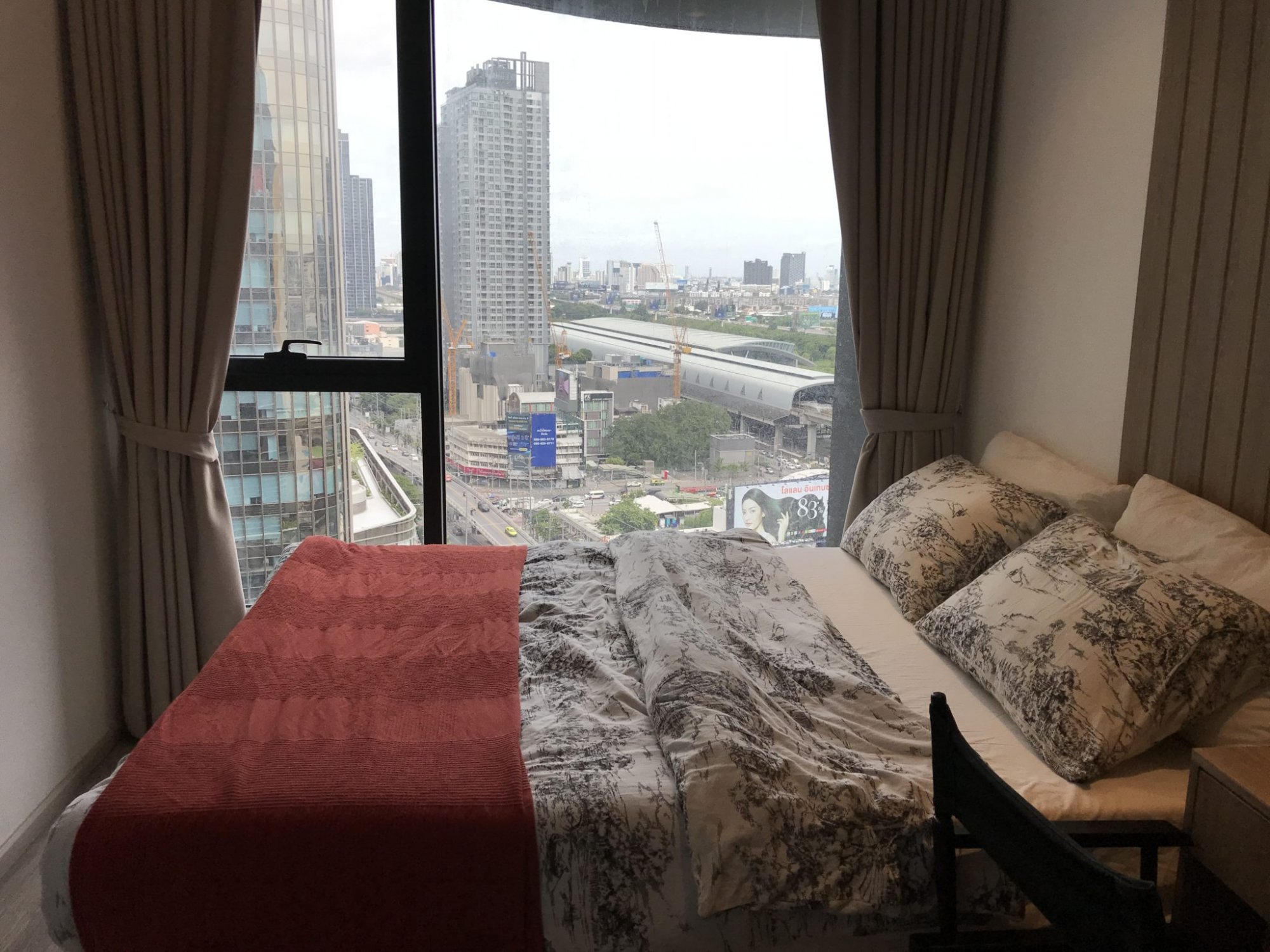 ให้เช่าด่วน ideo mobi asoke 1 ห้องนอน หน้ากว้าง แต่งสวย เครื่องใช้ไฟฟ้าครบ PROP000699