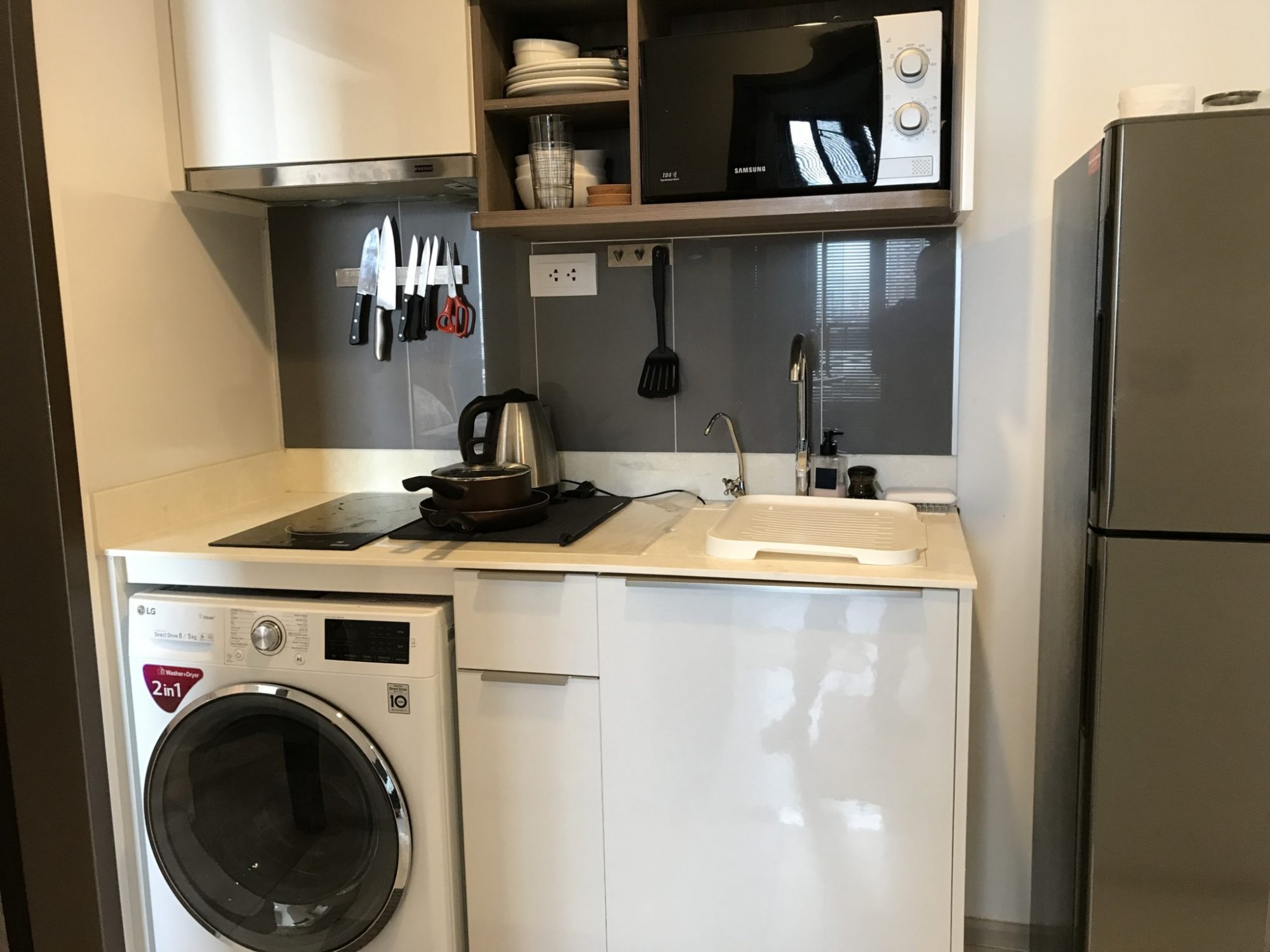 ให้เช่าด่วน ideo mobi asoke 1 ห้องนอน หน้ากว้าง แต่งสวย เครื่องใช้ไฟฟ้าครบ PROP000699