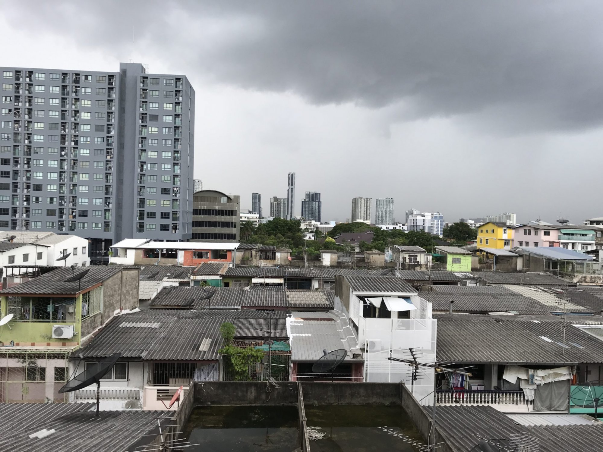 Hot sale!!️ Condo in Sukhumvit area Easy to travel, not far from BTS. PROP000701