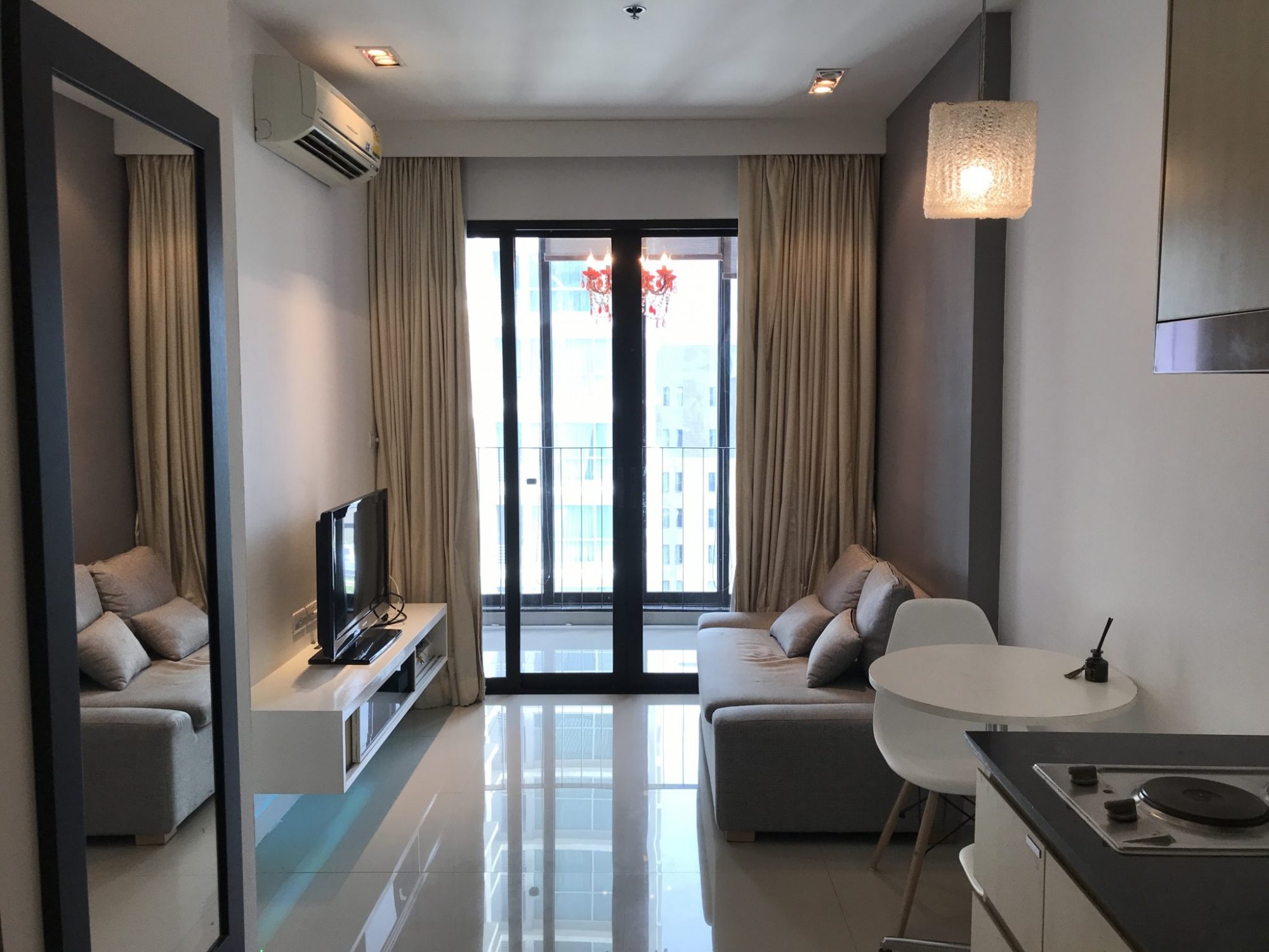 ให้เช่า! Ideo ratchada-huaykwang 1 ห้องนอน 35 ตรม. ใกล้ MRT ห้วยขวาง เพียง 14,000บาท/เดือน เฟอร์นิเจอร์ครบพร้อมเข้าอยู่ 