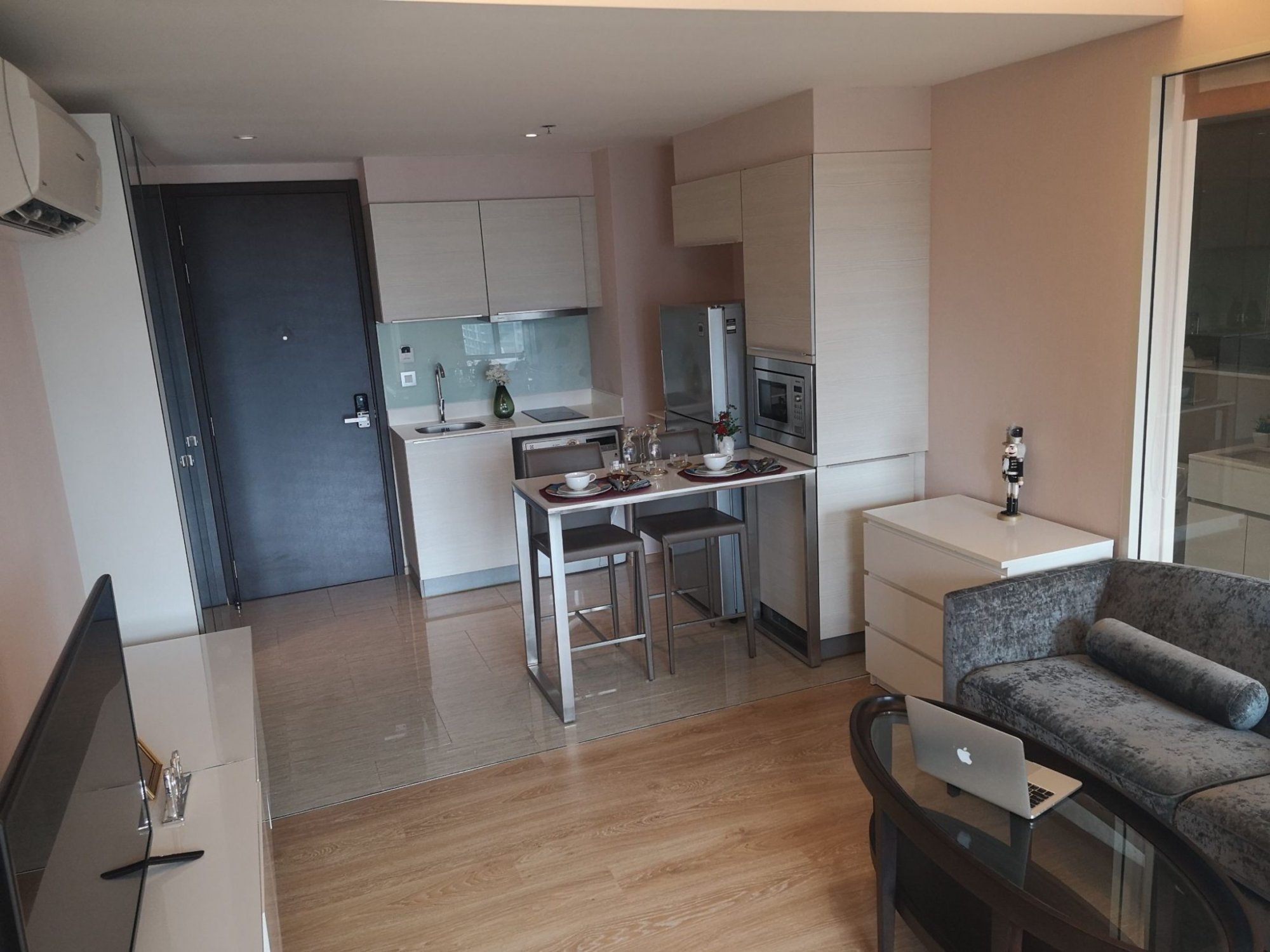 H Condo, 45 ตรม. 29,000 บาท (ต่อรองได้) เจ้าของโพล์สเอง