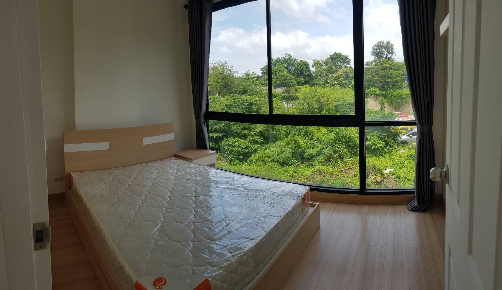 เช่าห้องโครงการ ชาโตว์ อิน ทาวน์ สุขุมวิท62/1