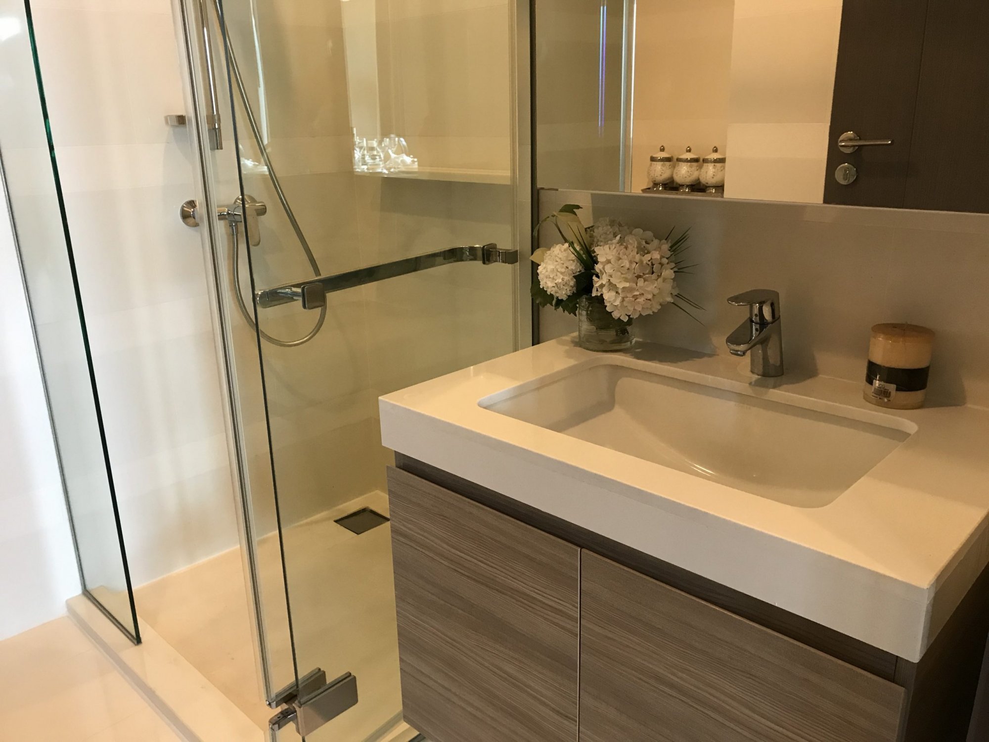 Keyne By Sansiri ให้เช่า! ในราคาเพียง 60,000บาท/เดือน 2 ห้องนอน 2 ห้องน้ำ 75ตรม. ชั้นสูง++ วิวสวย ใกล้ BTS ทองหล่อ เฟอร์นิเจอร์ครบพร้อมเข้าอยู่ (P-00723)