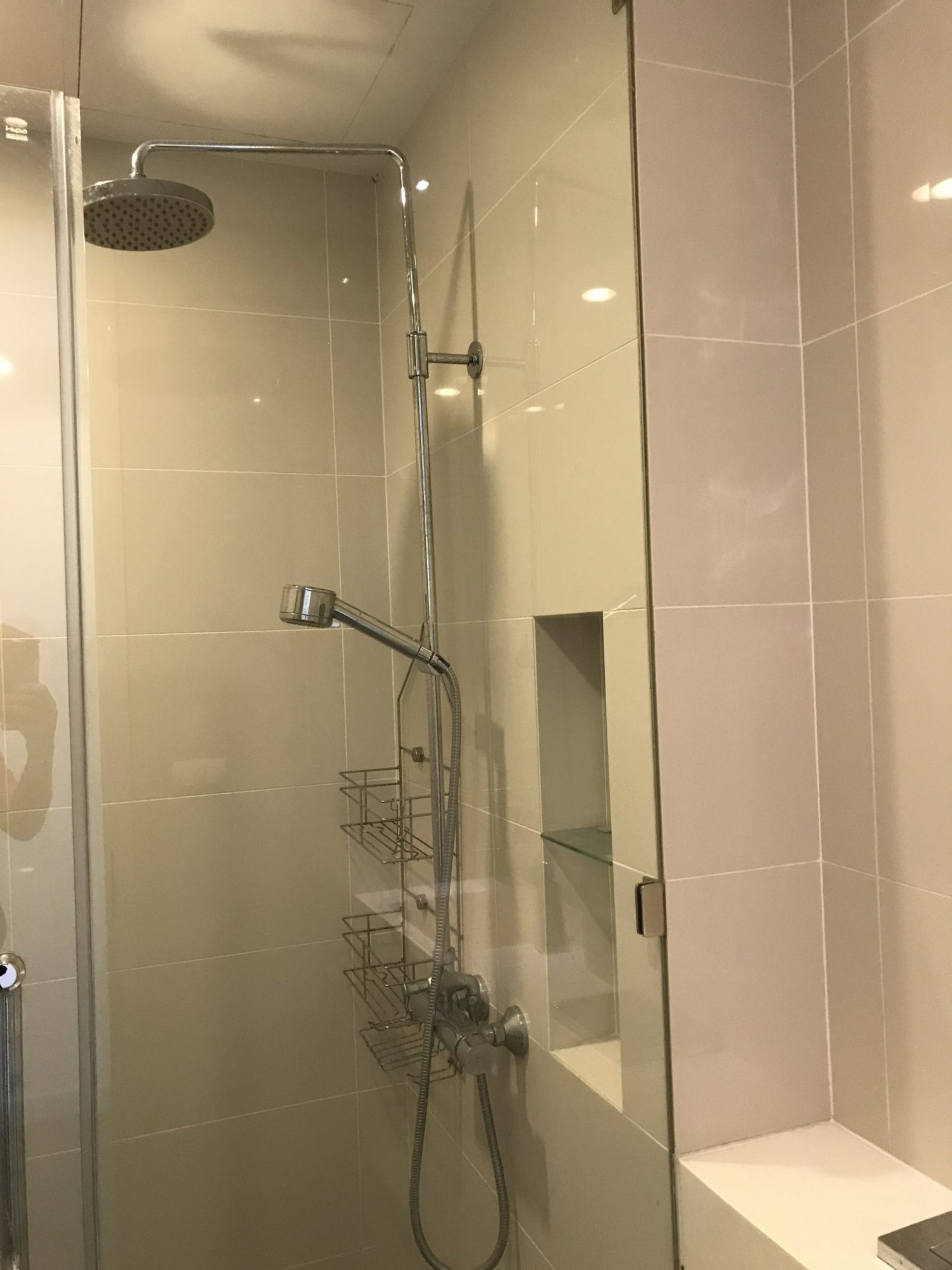 ปล่อยเช่า! Siamese Surawong (ไซมิส สุรวงศ์) ในราคาเพียง 20,000บาท/เดือน 1 ห้องนอน 1 ห้องน้ำ 35ตรม. ใกล้ BTS ช่องนนทรี เฟอร์นิเจอร์ครบพร้อมเข้าอยู่