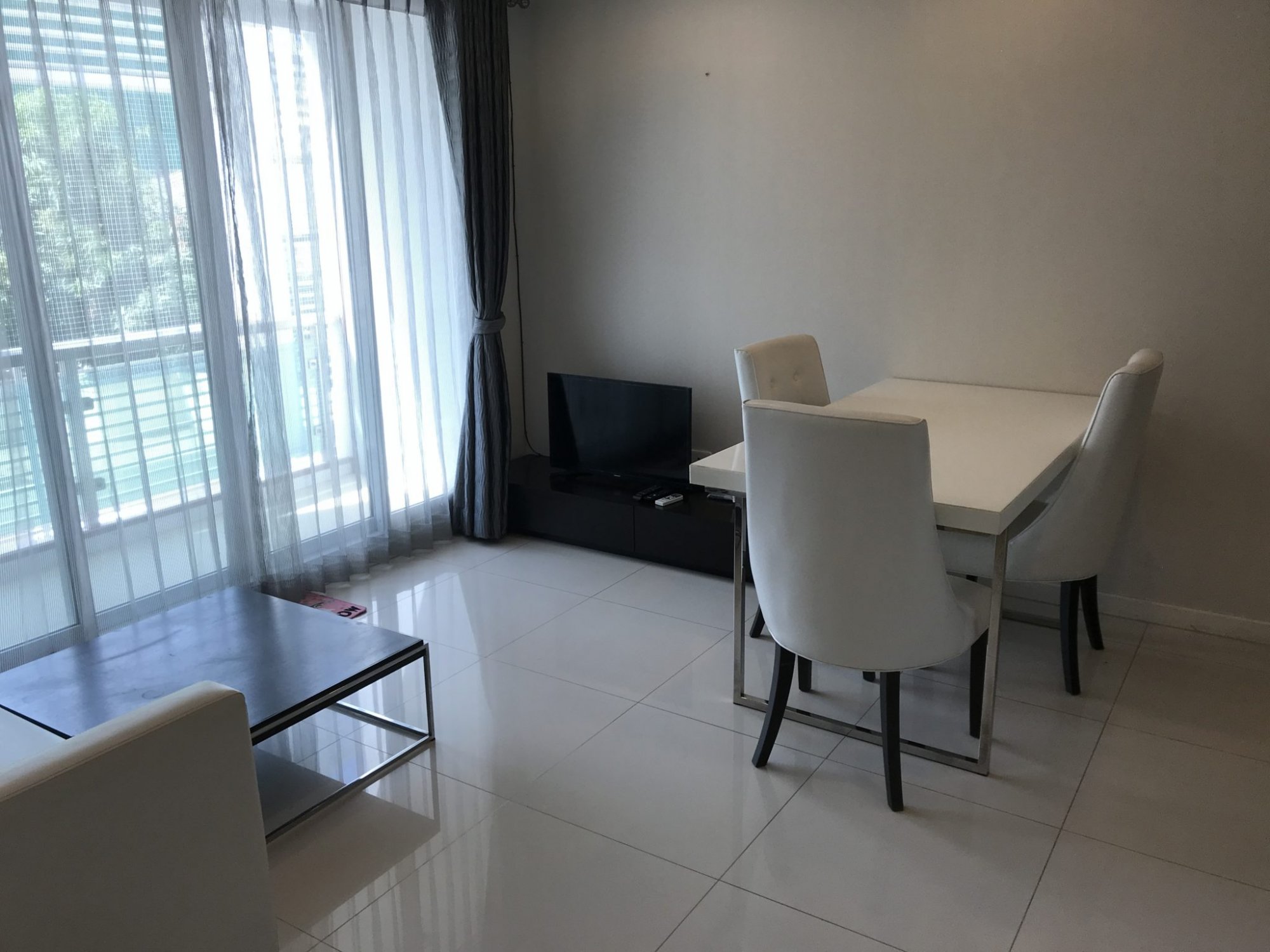 ปล่อยเช่า! The Surawong (เดอะ สุรวงศ์) ในราคาเพียง 20,000บาท/เดือน 1 ห้องนอน 1 ห้องน้ำ 45ตรม. ใกล้ BTS ช่องนนทรี เฟอร์นิเจอร์ครบพร้อมเข้าอยู่