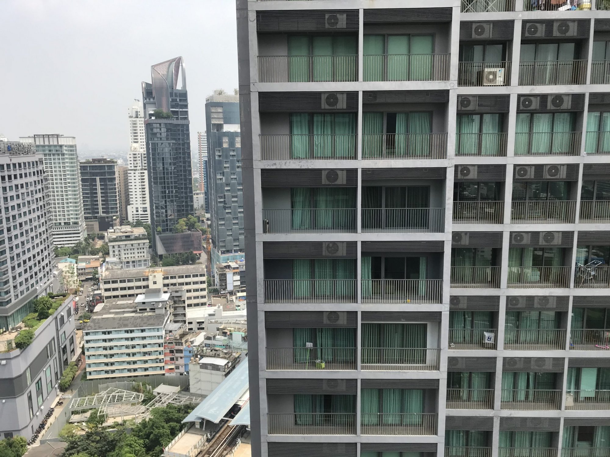 Keyne By Sansiri ให้เช่า! ในราคาเพียง 23,000บาท/เดือน 1 ห้องนอน 1 ห้องน้ำ 34ตรม. ชั้นสูง++ วิวสวย ใกล้ BTS ทองหล่อ เฟอร์นิเจอร์ครบพร้อมเข้าอยู่ (P-00724)