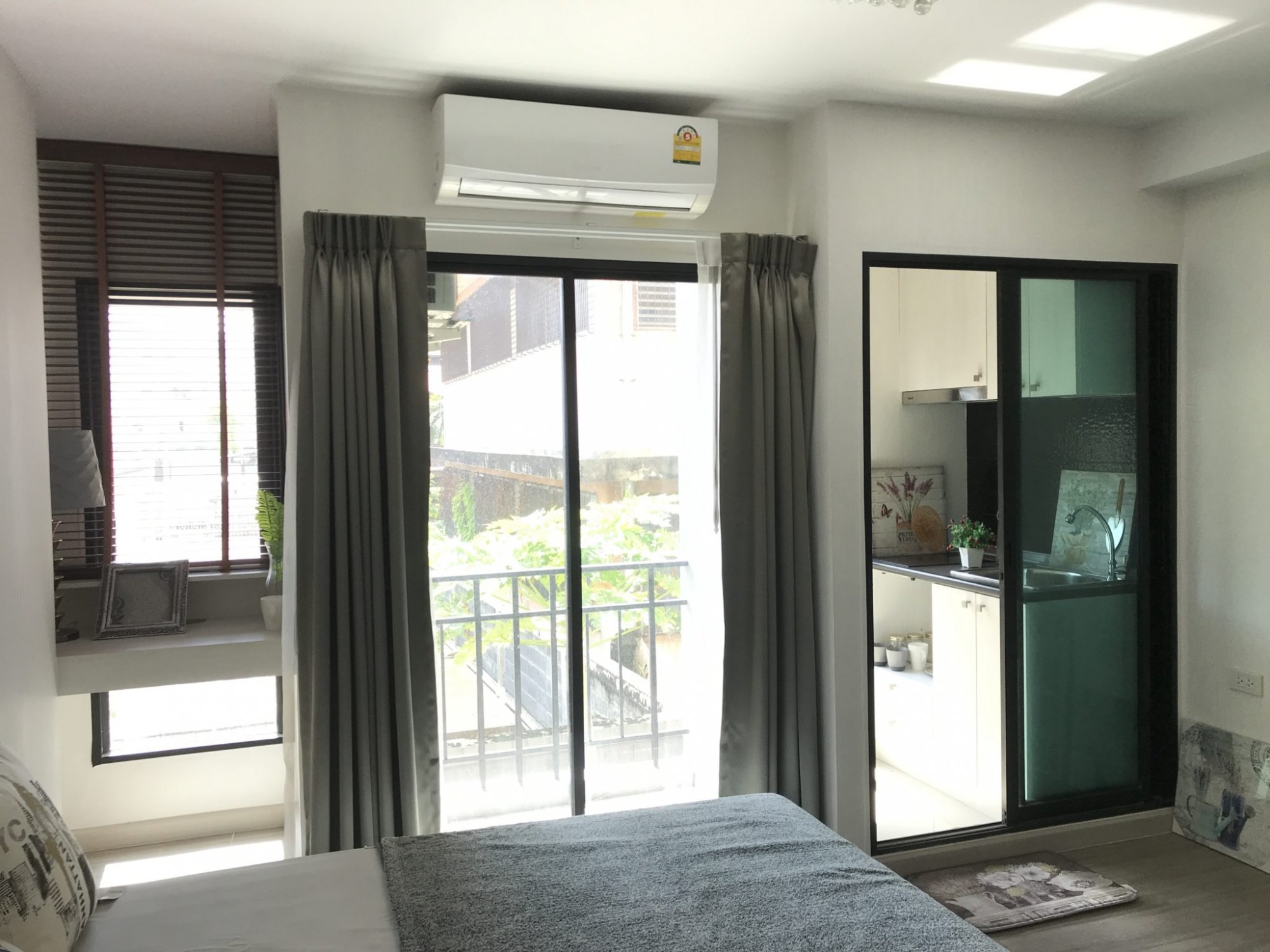 !!!Wholesale Condo @ University of the Thai Chamber of Commerce, 1 bedroom, 1 bathroom, size 21.5-28 sq m, price 2.29-3.1 million baht !!! Special promotion, book within August, get 2 baht of gold.