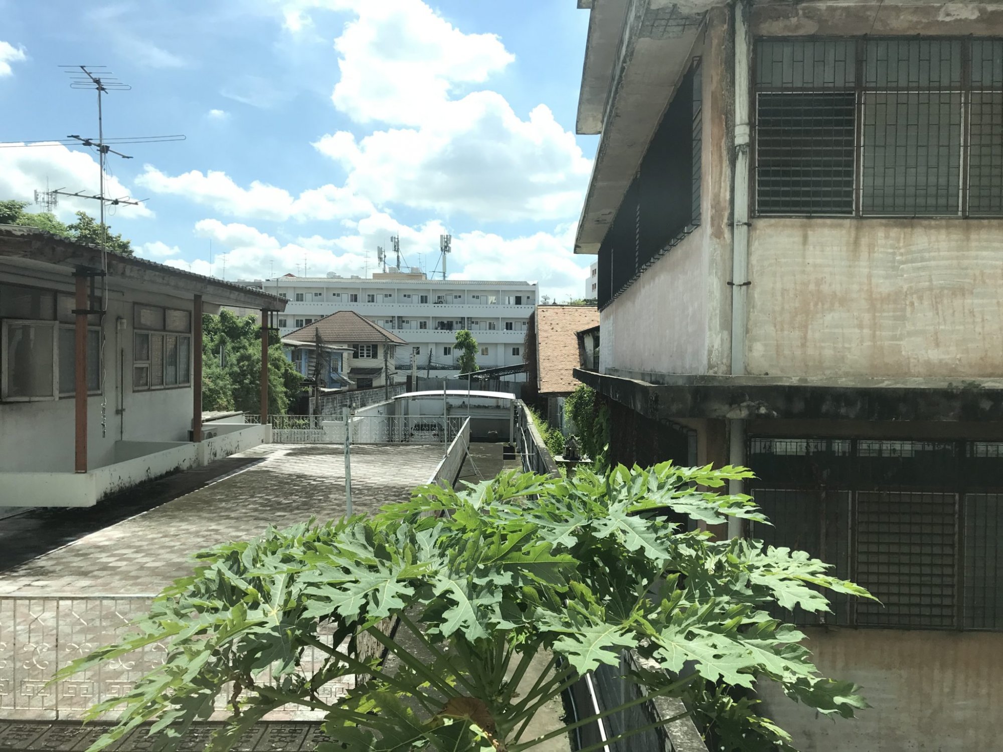 !!!Wholesale Condo @ University of the Thai Chamber of Commerce, 1 bedroom, 1 bathroom, size 21.5-28 sq m, price 2.29-3.1 million baht !!! Special promotion, book within August, get 2 baht of gold.