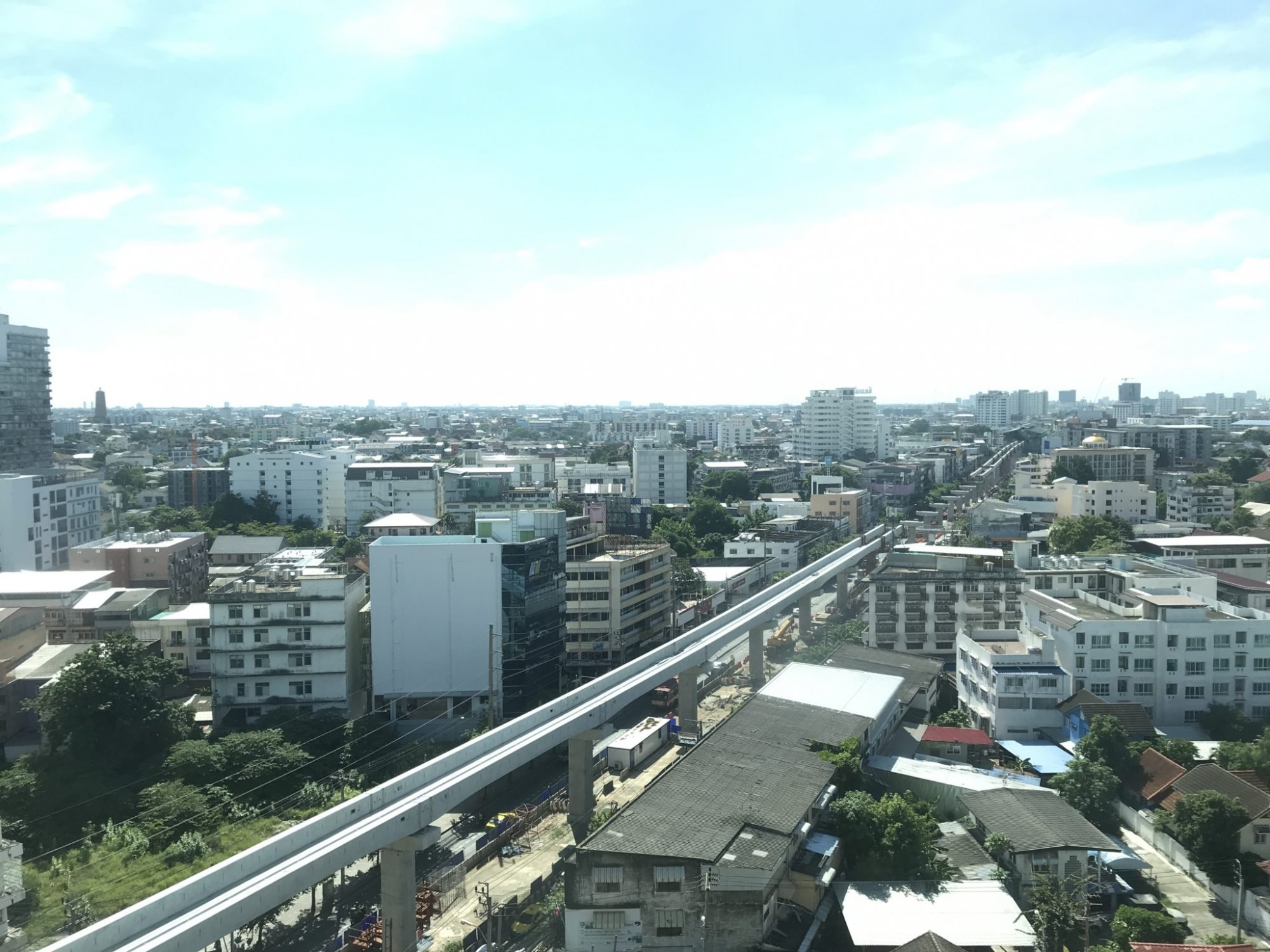 Life Ratchadapisek ปล่อยเช่าด่วน! ในราคาเพียง 17,000บาท/เดือน 1 ห้องนอน 1 ห้องน้ำ 36ตรม. ใกล้ MRT ห้วยขวาง เฟอร์นิเจอร์ครบพร้อมเข้าอยู่