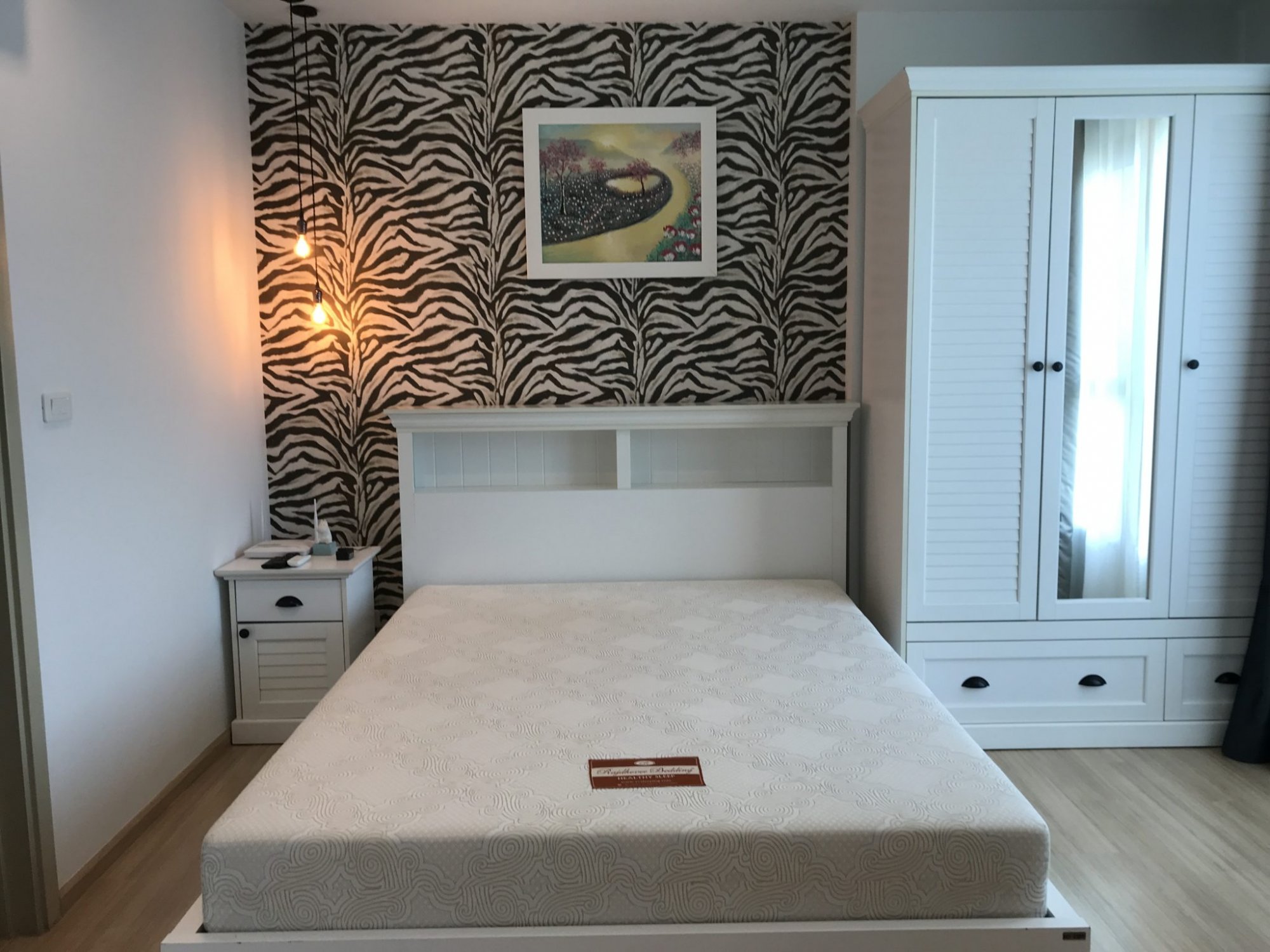 ขายห้อง Studio ขนาด 25.5ตร.ม. • • โครงการเดอะเบส พระราม9 • • วิวสระน้ำและวิวเมือง • • ใกล้ MRT สายสีส้ม (กำลังก่อสร้าง)