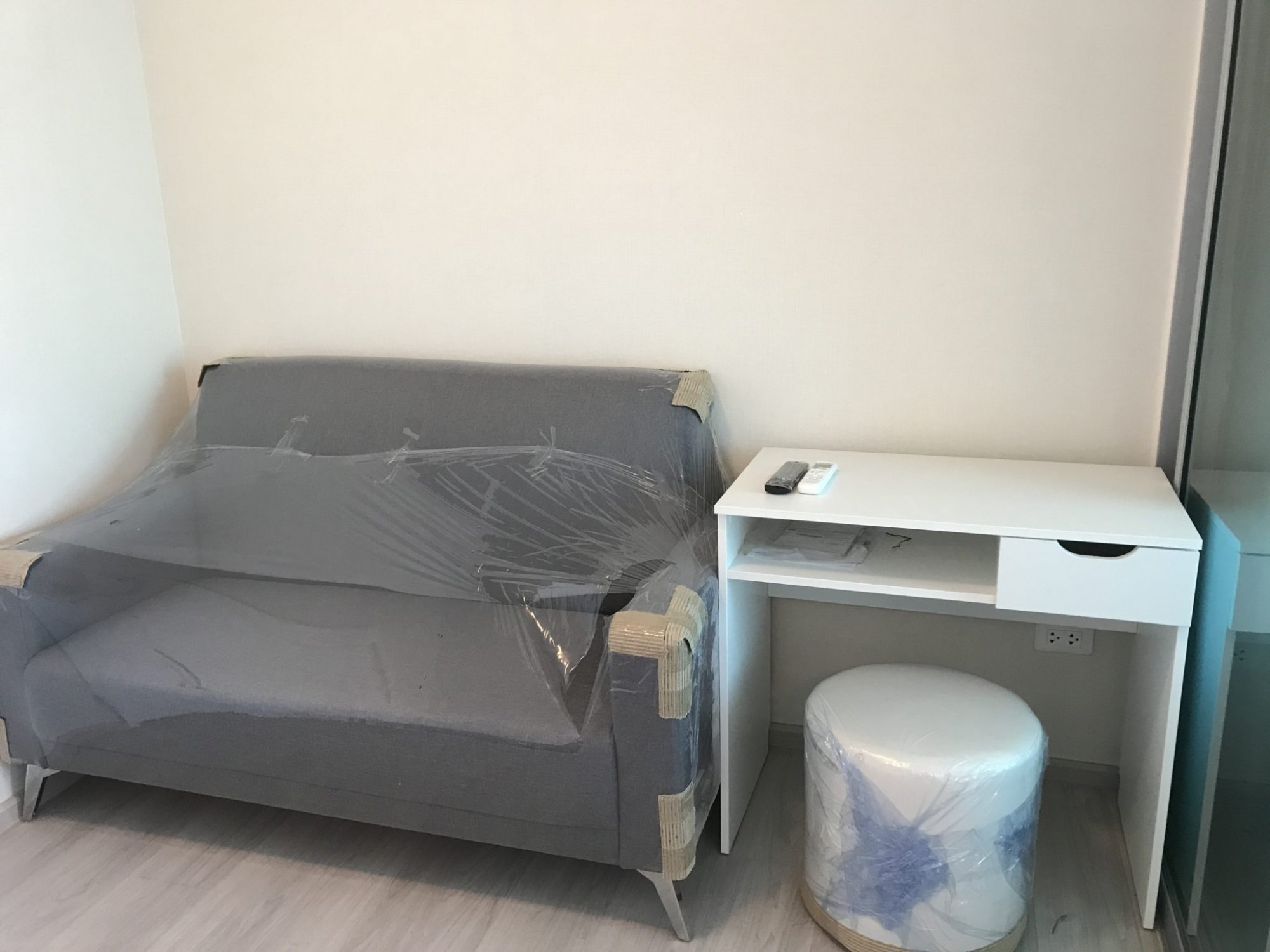 ขายด่วน! PLUM CONDO ราม 60 อินเตอร์เชนจ์ พร้อมให้คุณเป็นเจ้าของ ในราคาเพียง 2,200,000บาท รวมค่าใช้จ่ายทุกอย่าง ใกล้ MRT ห้วยขวาง เฟอร์นิเจอร์ครบพร้อมเข้าอยู่