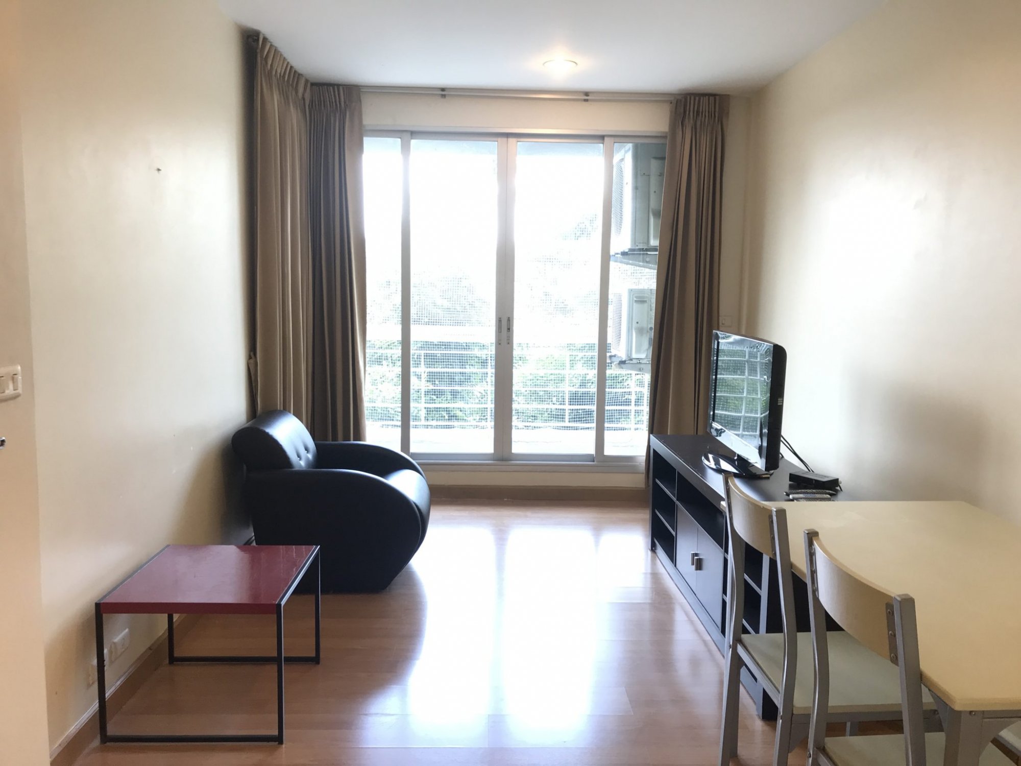 ปล่อยเช่า! Life@ Ratchada (ไลฟ์ แอท รัชดา) ในราคาเพียง 20,000บาท/เดือน 2 ห้องนอน 2 ห้องน้ำ 62ตรม. ใกล้ MRT รัชดาภิเษก เฟอร์นิเจอร์ครบพร้อมเข้าอยู่