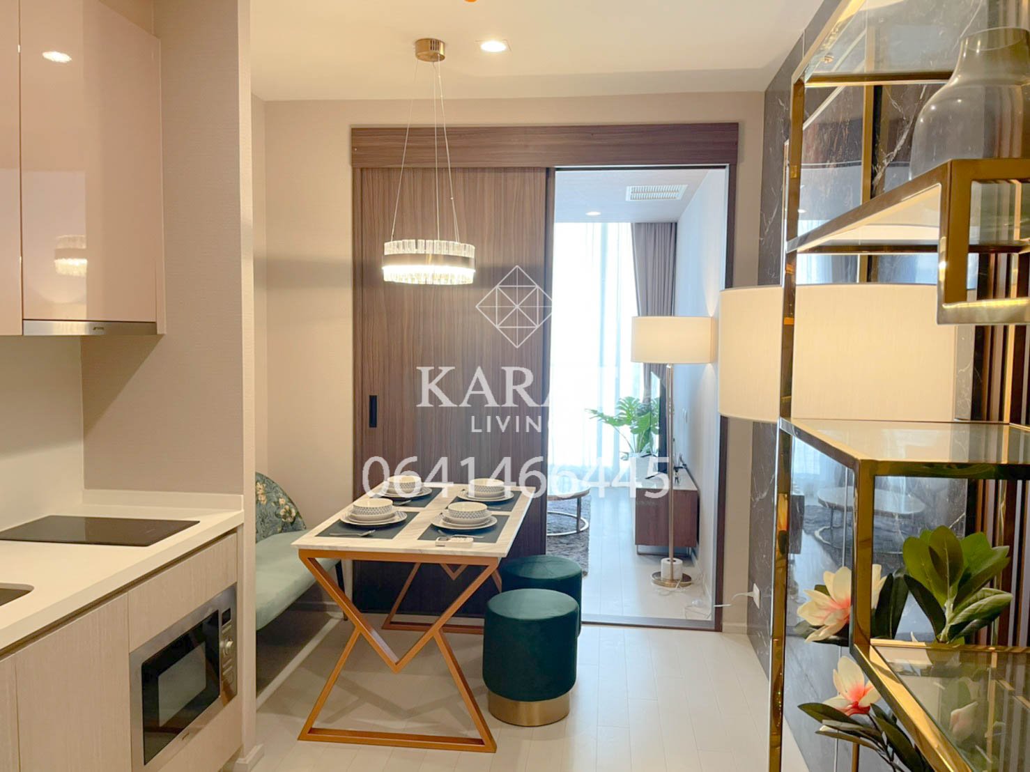 Noble ploenchit for rent 1 Bed 1 bath 45 sq.m Beautiful decor the best of project 36,000 THB fully furnished Fl. 11 Building C with Skywalk connection to BTS Phloen Chit. K.Bee 064146-6445 (R5654)