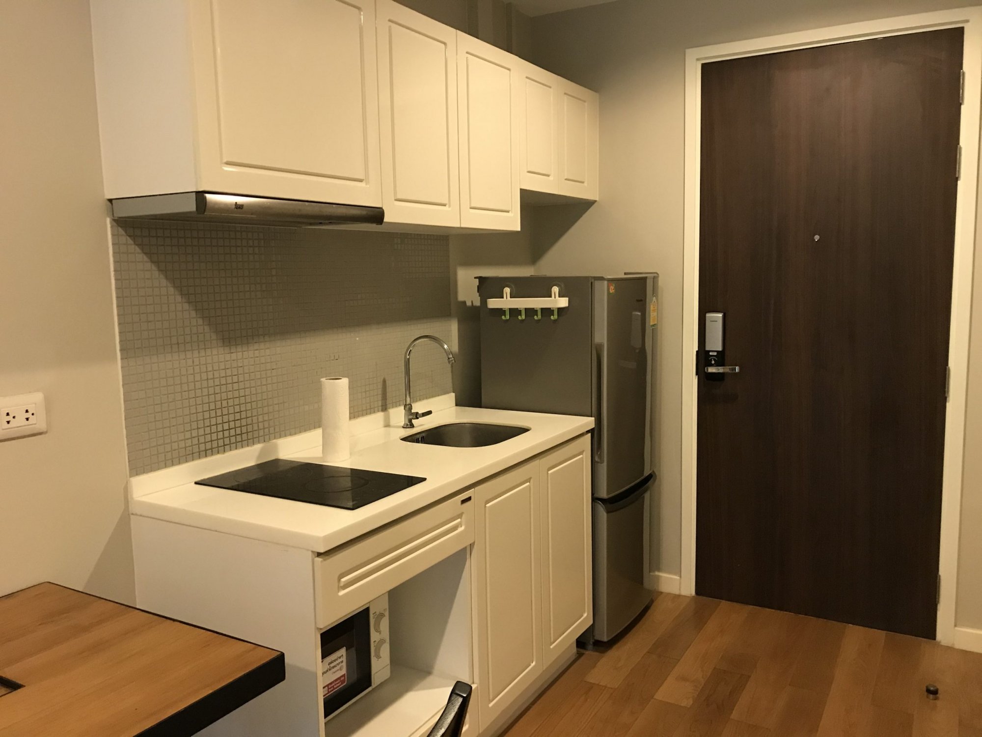 ให้เช่า! Condolette Dwell Sukhumvit 26 1 ห้องนอน 32 ตรม. เพียง 17,000 บาท/เดือน เฟอร์นิเจอร์ครบพร้อมเข้าอยู่(PROP000081)