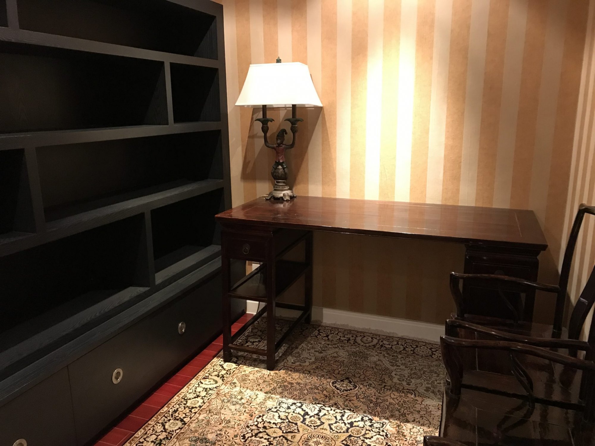 ปล่อยเช่า! Athenee Residence (แอทธินี เรสซิเด้นซ์) เพียง 170,000บาท/เดือน 3 ห้องนอน 1 ห้องน้ำ 215ตรม. ใกล้ BTS เพลินจิต เฟอร์นิเจอร์ครบพร้อมเข้าอยู่