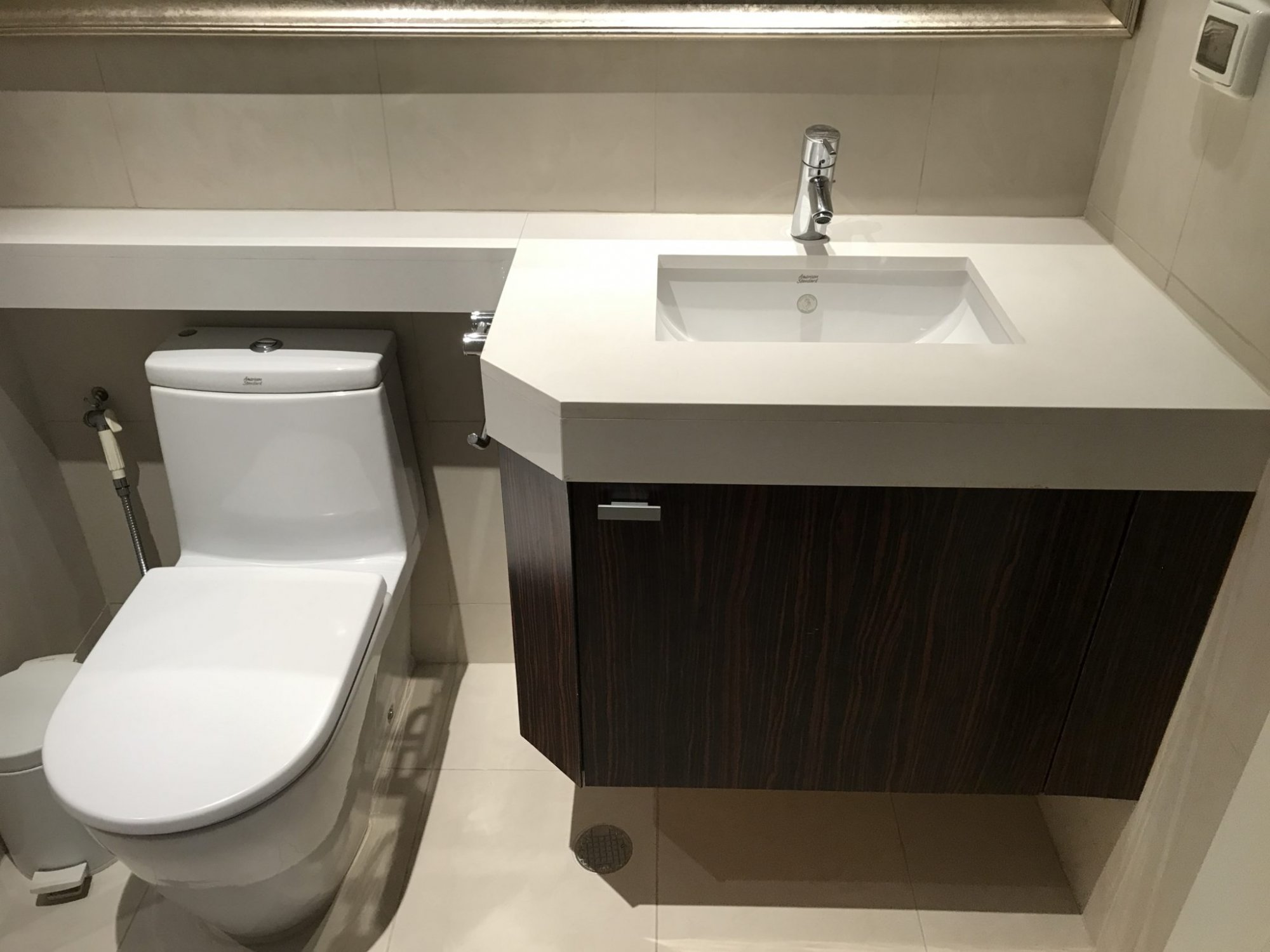 ปล่อยเช่า! Athenee Residence (แอทธินี เรสซิเด้นซ์) เพียง 170,000บาท/เดือน 3 ห้องนอน 1 ห้องน้ำ 215ตรม. ใกล้ BTS เพลินจิต เฟอร์นิเจอร์ครบพร้อมเข้าอยู่