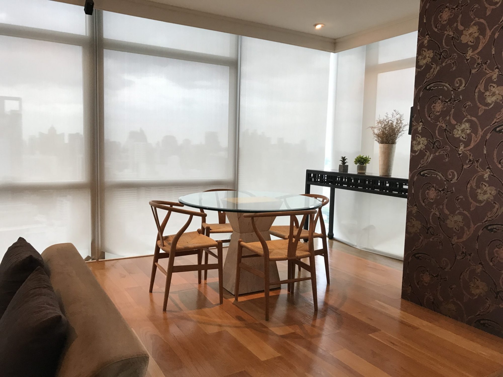 ปล่อยเช่า! Athenee Residence (แอทธินี เรสซิเด้นซ์) เพียง 170,000บาท/เดือน 3 ห้องนอน 1 ห้องน้ำ 215ตรม. ใกล้ BTS เพลินจิต เฟอร์นิเจอร์ครบพร้อมเข้าอยู่